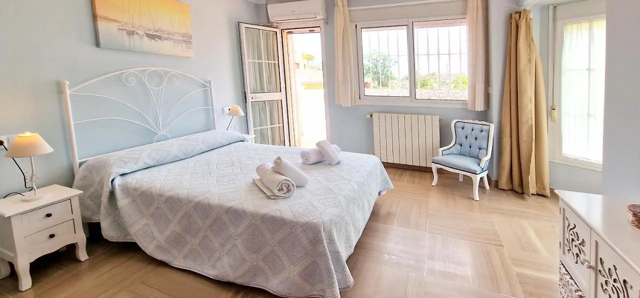 Golden Villa Costa Del Sol - Big Private Pool - Bbq - Good Location Fuengirola