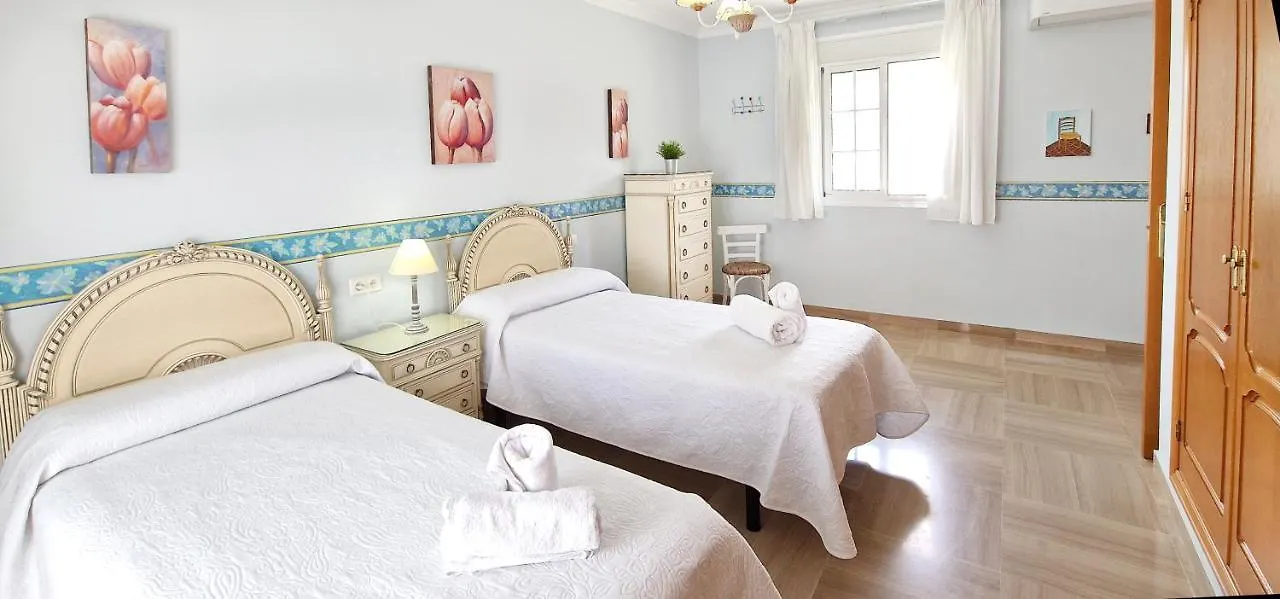 Golden Villa Costa Del Sol - Big Private Pool - Bbq - Good Location Fuengirola